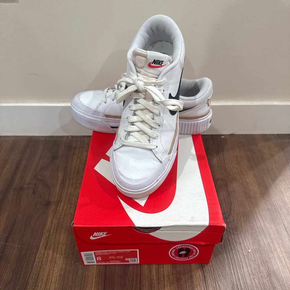 Nike court legacy lift